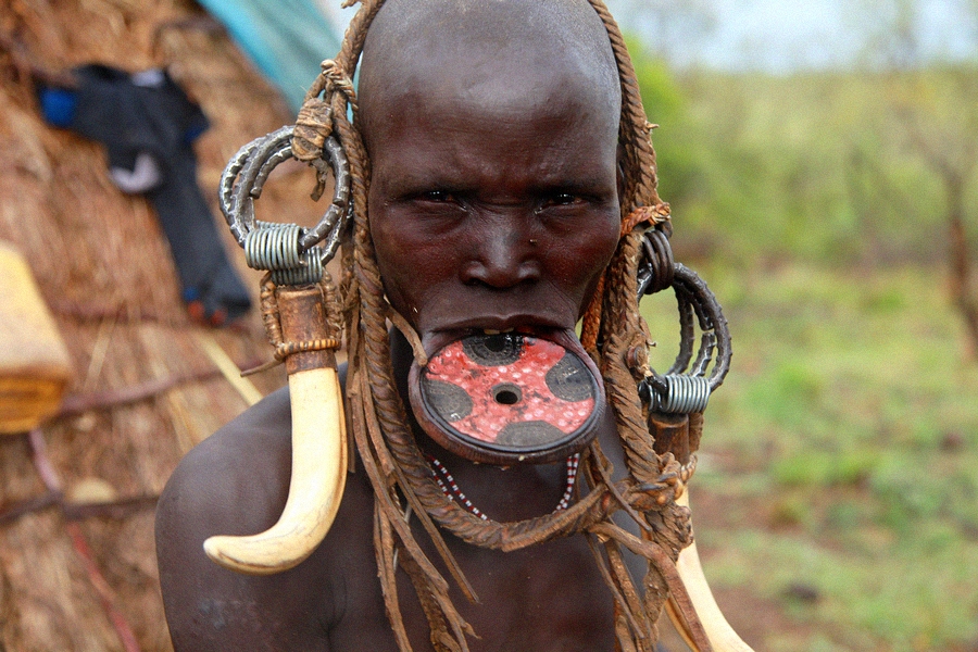 lip plates Mursi tribe Ethiopia