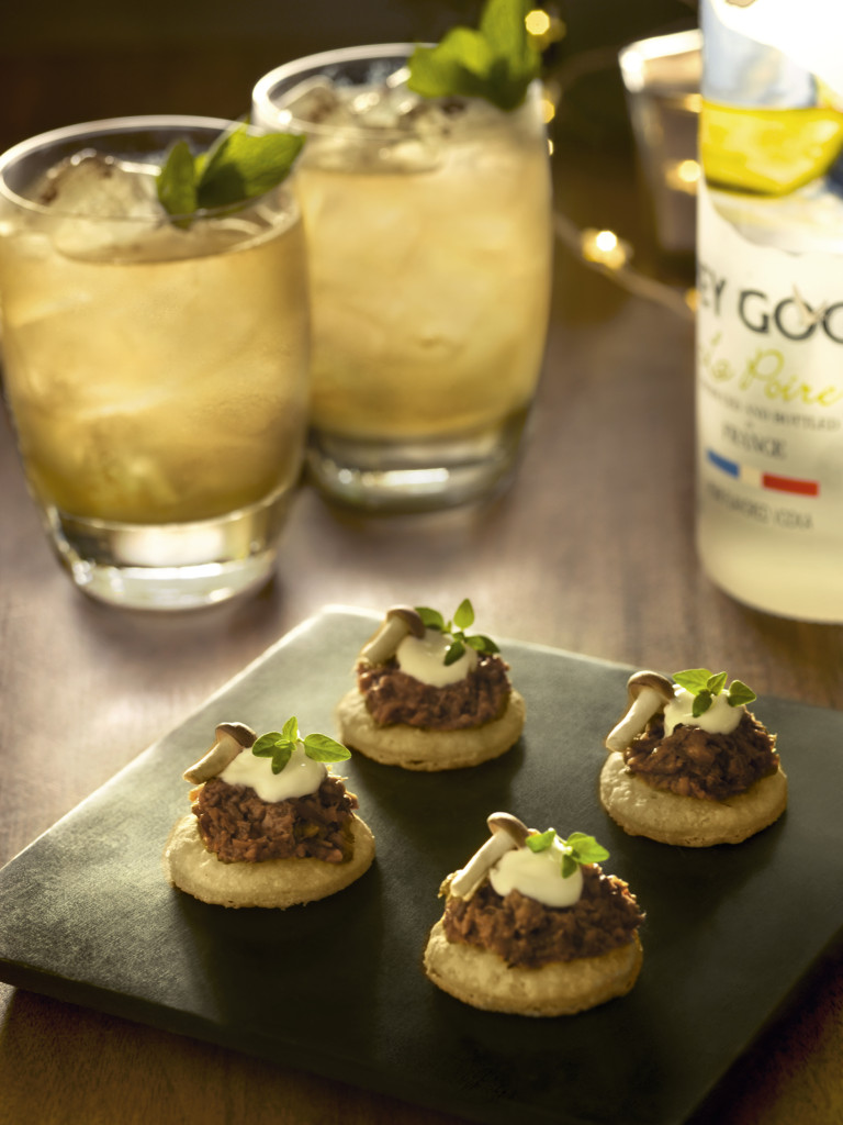 Mushroom Pa¦éte¦ü Bites paired with GREY GOOSE Punch Aux Pommes