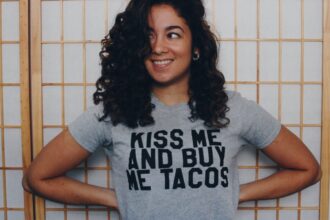kiss me and buy me tacos t20 waG2d8